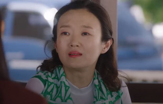 'Hometown Cha Cha Cha' tập 2: Shin Min Ah bị tẩy chay, sự nghiệp suýt nữa tiêu tan vì tính cách tiểu thư Ảnh 9