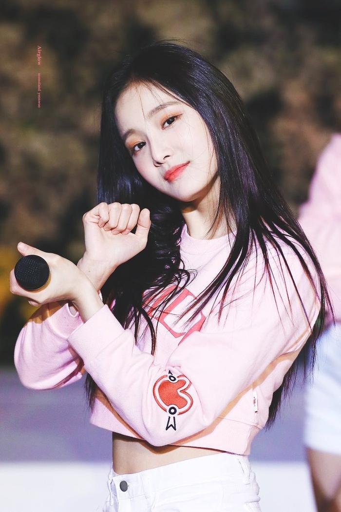 Nhìn lại sự nghiệp bấp bênh của Yeonwoo (MOMOLAND) - nữ idol nghi hẹn hò cùng Lee Min Ho Ảnh 7