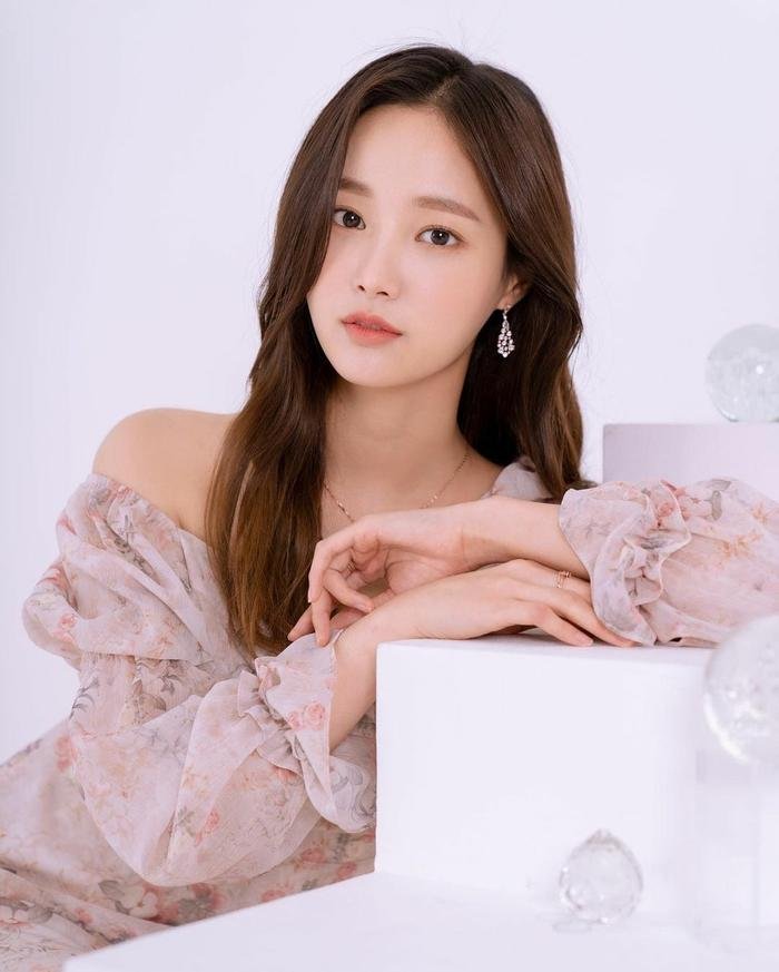 Nhìn lại sự nghiệp bấp bênh của Yeonwoo (MOMOLAND) - nữ idol nghi hẹn hò cùng Lee Min Ho Ảnh 6