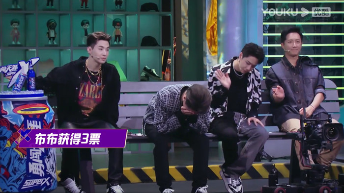 Vương Nhất Bác được đồng loạt các vũ công khen là ngầu và dễ thương vì lí do này Ảnh 4