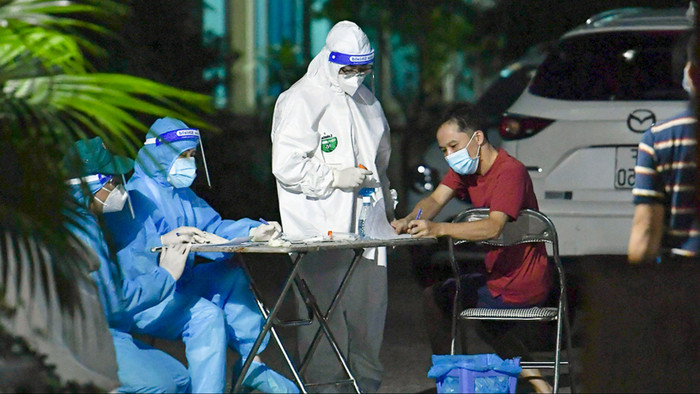 Hạn chế tối đa tiếp xúc đông người lấy mẫu.