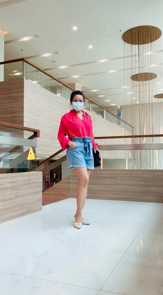 Tròn 1 tháng sau sinh, hình ảnh nữ ca sĩ xuất hiện với vóc dáng thon gọn cũng thu hút sự chú ý của nhiều người.