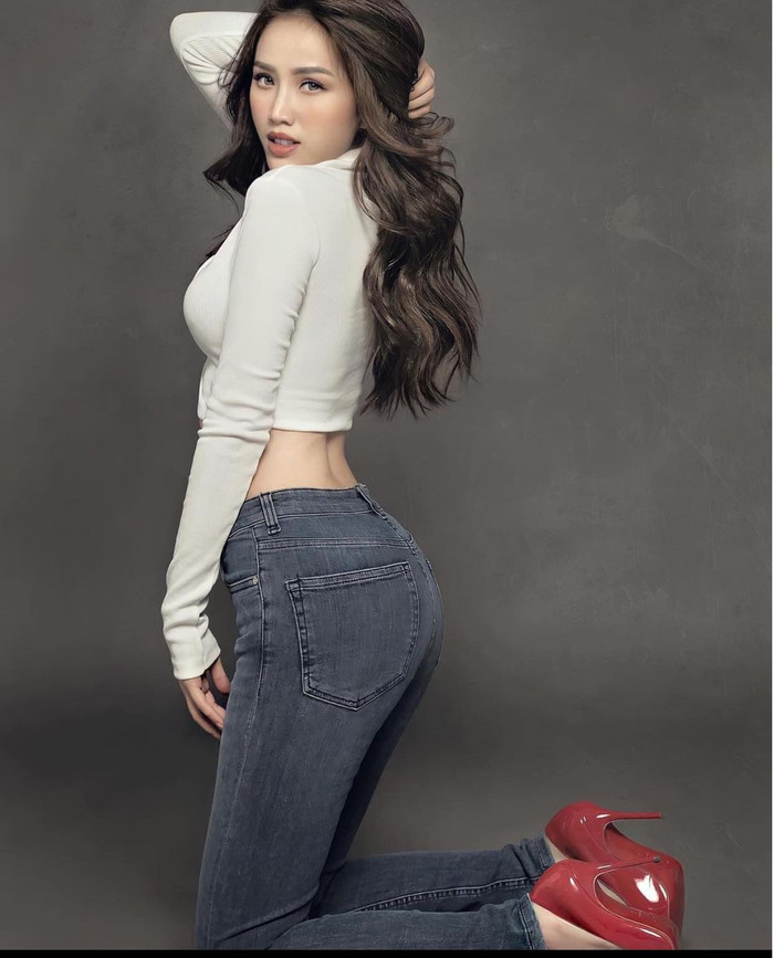 Hình ảnh được chụp cách đây 5 năm trước của nữ ca sĩ xinh đẹp Bảo Thy với thân hình vòng nào ra vòng nấy 