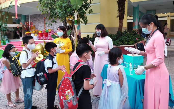 TP.HCM: Phụ huynh, giáo viên ủng hộ đề xuất kéo dài năm học trong tình hình dịch bệnh Ảnh 2