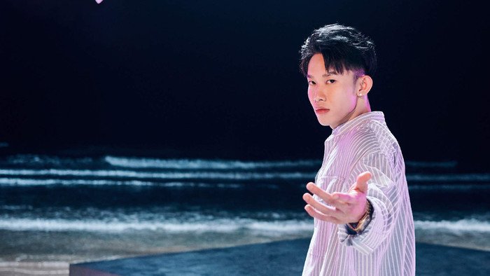 Xuất hiện trong clip mới, Kay Trần tiếp tục bị phản ứng: 'Đến cách nói chuyện cũng bắt chước Sơn Tùng' Ảnh 8