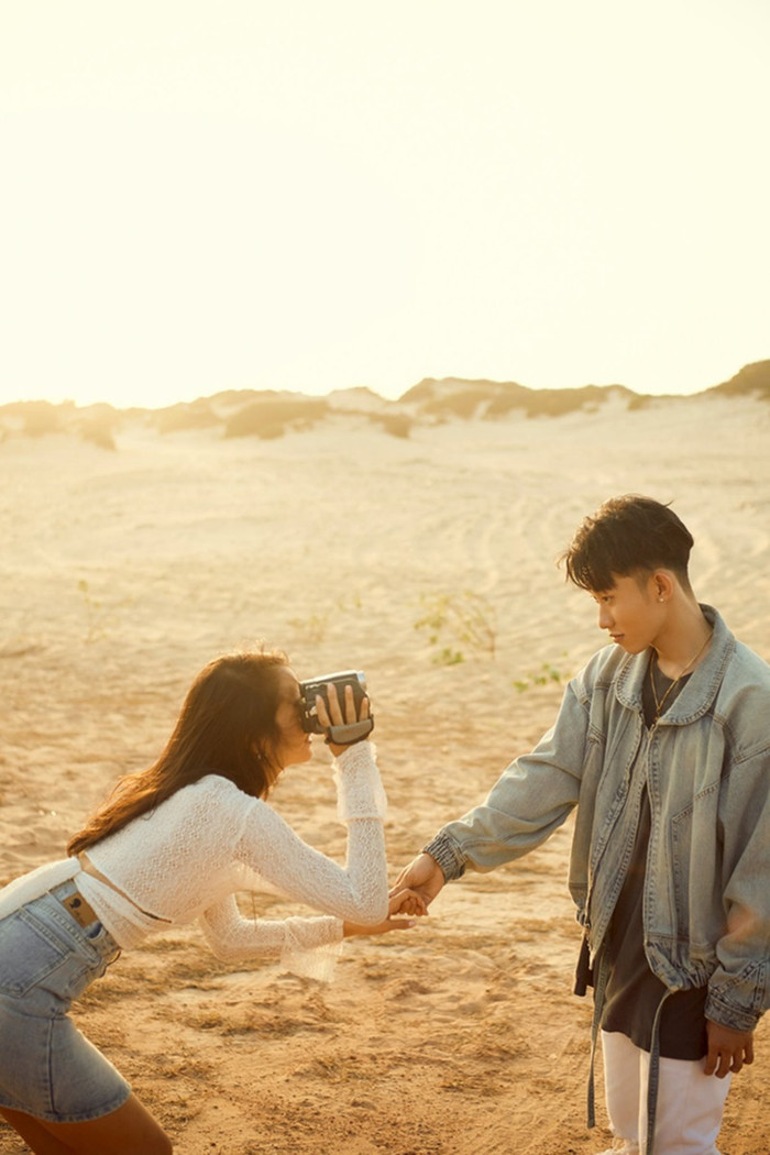 Xuất hiện trong clip mới, Kay Trần tiếp tục bị phản ứng: 'Đến cách nói chuyện cũng bắt chước Sơn Tùng' Ảnh 9