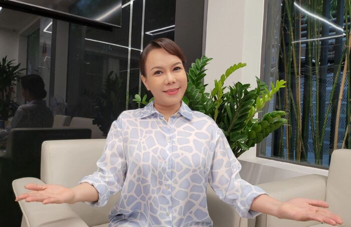 Nghệ sĩ Việt Hương