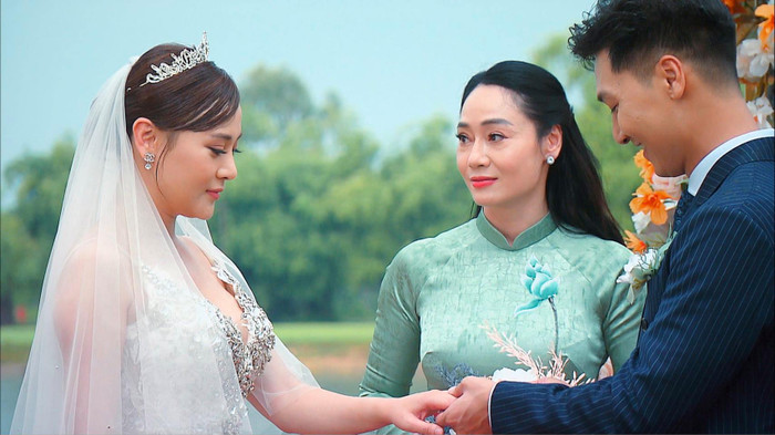 Đám cưới thế kỉ trên màn ảnh VTV: Mạnh Trường hôn chặt Phương Oanh, Thu Quỳnh ngậm cục tức Ảnh 14
