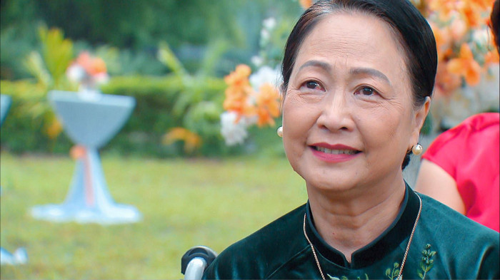 Đám cưới thế kỉ trên màn ảnh VTV: Mạnh Trường hôn chặt Phương Oanh, Thu Quỳnh ngậm cục tức Ảnh 4