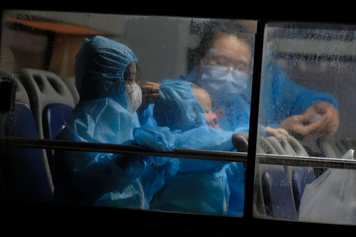 Người dân sẽ được đưa đến khu ký túc xá của Đại học FPT (Khu công nghệ cao Hòa Lạc, huyện Thạch Thất).