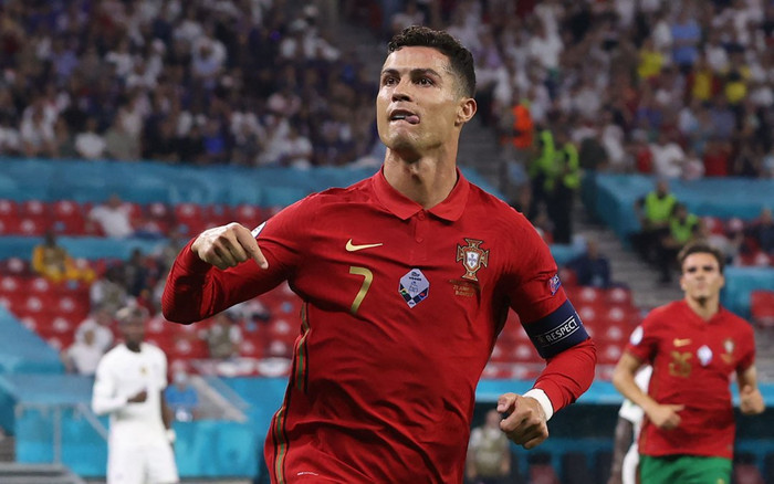 Sút hỏng phạt đền, Ronaldo vẫn lập siêu kỷ lục 'có 1 không 2' Ảnh 2