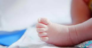 Đứa trẻ do thai phụ nhiễm Covid-19 sinh ra không khóc cũng không cử động. Ảnh minh họa