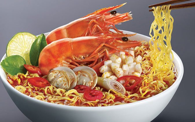 Thường xuyên ăn mì tôm mùa dịch, nên áp dụng những cách này để món ăn vừa ngon vừa đảm bảo sức khỏe Ảnh 2