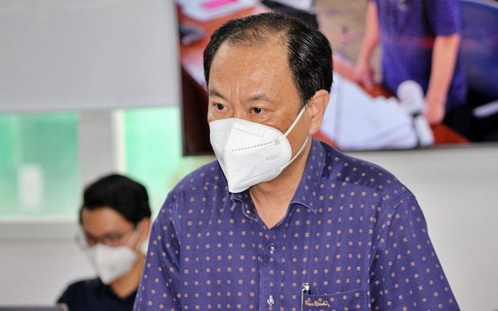 Ông Nguyễn Hoài Nam - phó giám đốc Sở Y tế TP.HCM tại cuộc họp báo. Ảnh: PLO