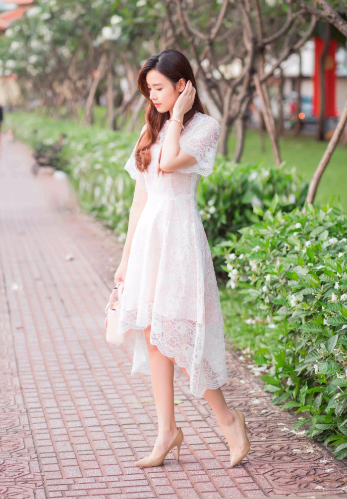 Trước đây, Midu nhiều lần bị nghi can thiệp phẫu thuật thẩm mỹ. Tuy nhiên, cô nhấn mạnh mình chưa từng can thiệp dao kéo và cũng không có ý định này.