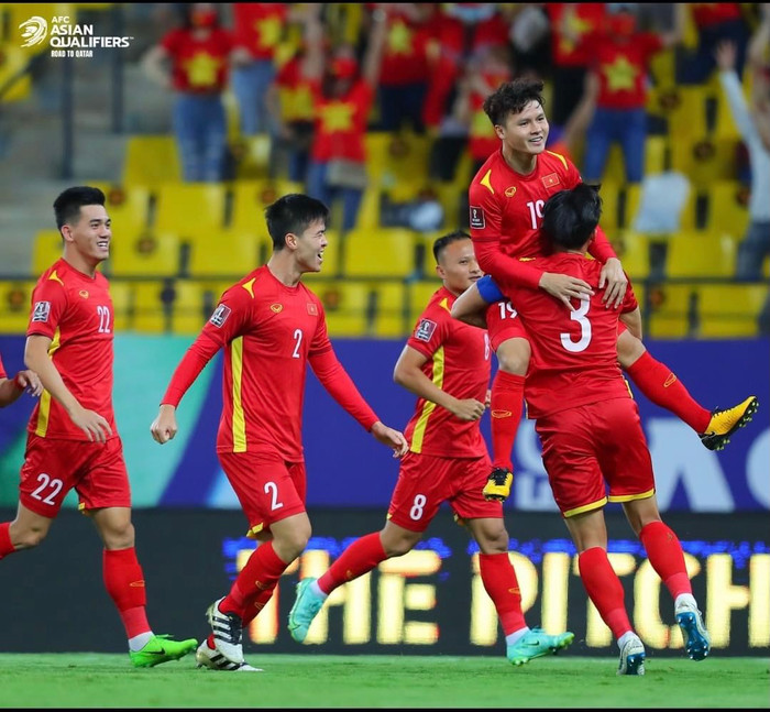 Quang Hải ghi bàn mở tỷ số cho tuyển Việt Nam.