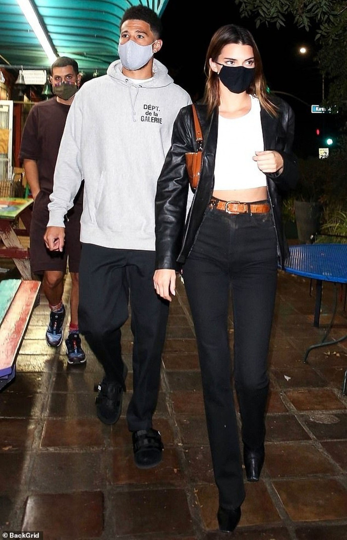 Bất kể cả hai đi đâu hay mặc gì cũng đều gây chú ý với các khán giả và cánh phóng viên xung quanh