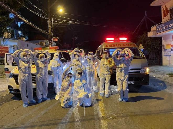 Nhó mai táng 0 đồng có tổng cộng 42 thành viên.