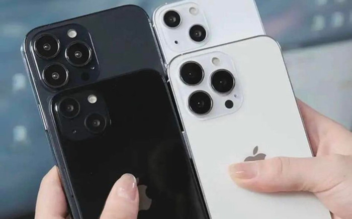 Xuất hiện hình ảnh trên tay mô hình iPhone 13 Ảnh 2