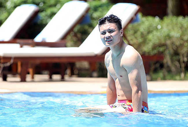 Chiều cao khiêm tốn nhưng Quang Hải cũng sở hữu body rắn chắc không thể phủ nhận. 