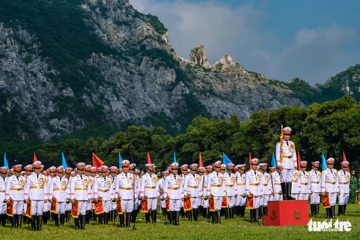 Quân nhạc chuẩn bị cho buổi lễ bế mạc Army Games 2021 được tổ chức tại Việt Nam - Ảnh: NAM TRẦN