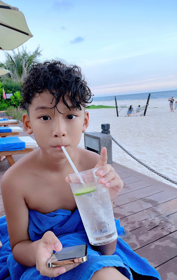 Con trai đăng khoảnh khắc hạnh phúc bên ba, Lệ Quyên liền có động thái gây chú ý Ảnh 4