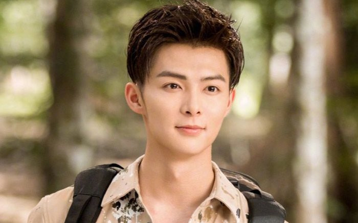 Đời tư bê bối của mỹ nam Cbiz bị đồn tiếp rượu phú bà: Từng dạy bạn gái mới hãm hại tình cũ nổi tiếng Ảnh 2