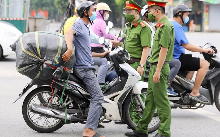 Shipper tại Hà Nội được hoạt động từ 9h đến 20h hàng ngày Ảnh 2