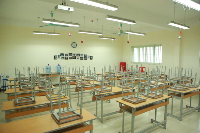 Phụ huynh học sinh tại lễ khai giảng ở Hà Nội: 'Lần đầu tiên tôi chứng kiến suốt từng đó năm đi học' Ảnh 6