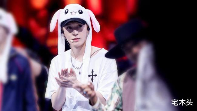 Lay và Vương Nhất Bác cùng nhảy krump: Một chín, một mười! Ảnh 3