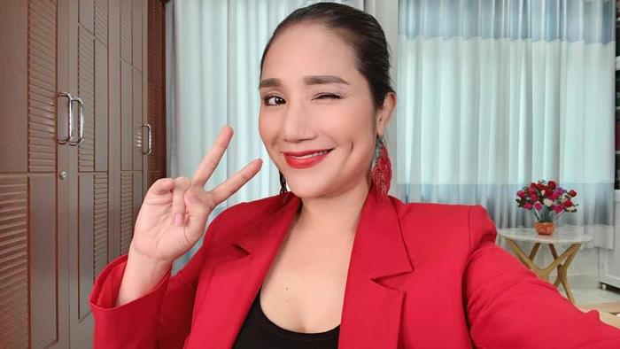 MC Cát Tường 'nổi đóa' vì bị dính líu trong câu chuyện sao kê từ thiện