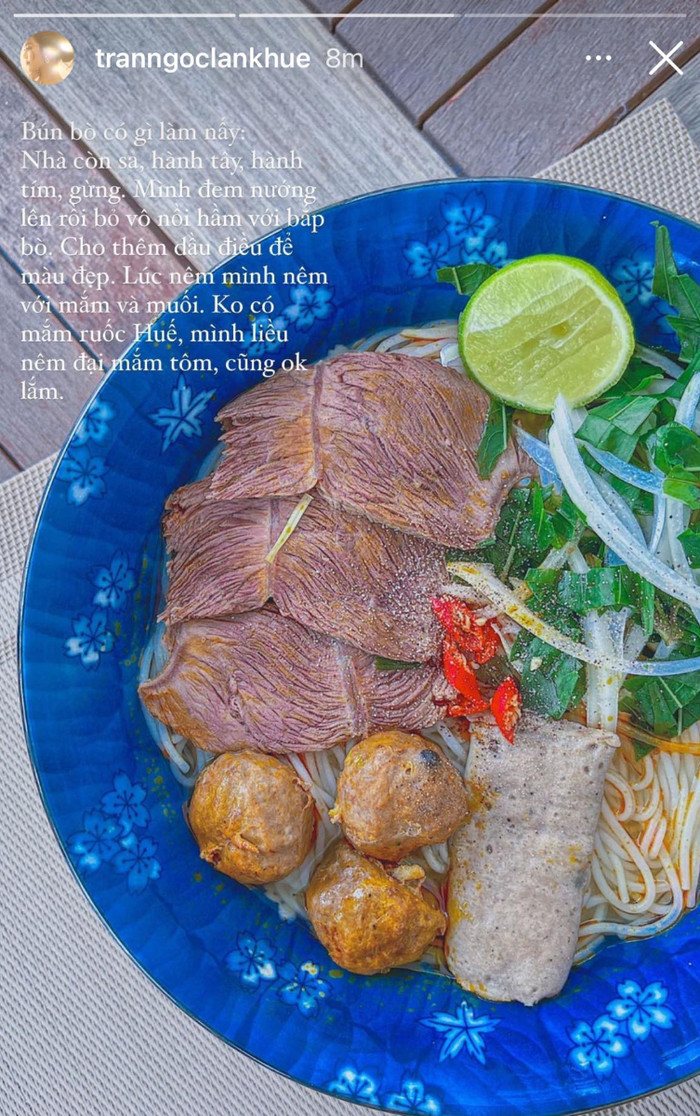 Lan Khuê trình bày cách chế biến Bún bò Huế nhanh -gọn-lẹ theo style riêng của mình trong mùa giãn cách xã hội