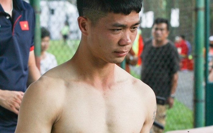 Công Phượng khoe cơ bắp cuồn cuộn như Ronaldo, fans kêu mau trở lại tuyển Việt Nam Ảnh 2