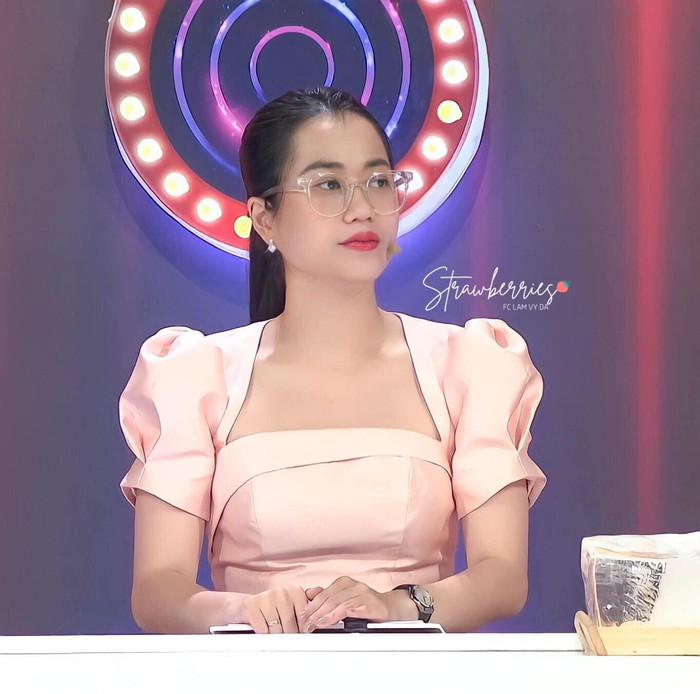 Lâm Vỹ Dạ update hình ảnh mới nhất trên trang cá nhân