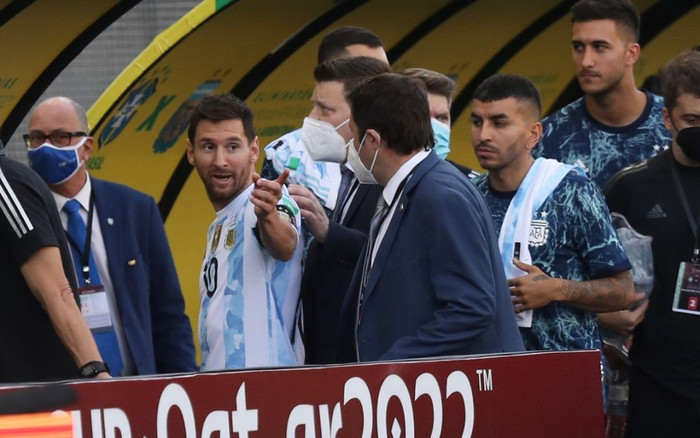 Messi tức giận sau khi trận Brazil vs Argentina bị dừng sau 8 phút Ảnh 2