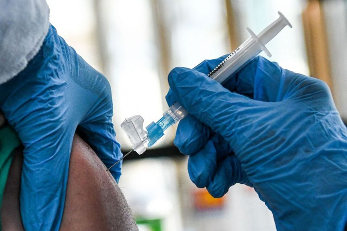 Nhiều người Mỹ vẫn chần chừ tiêm vaccine Covid-19.