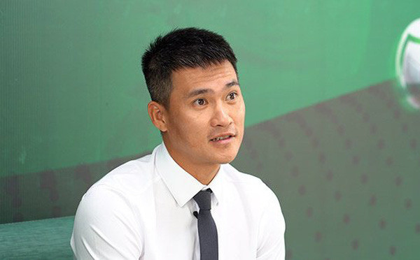 Công Vinh.