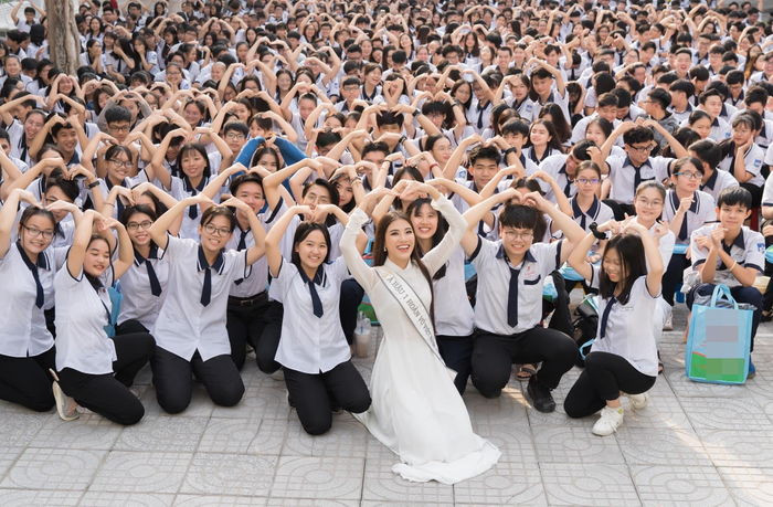 Nhân dịp khai giảng năm học mới, loạt Hoa hậu chia sẻ hình ảnh thời cấp 3 gây xao xuyến Ảnh 7