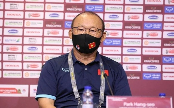 Tuyển Việt Nam liên tục bị thổi phạt đền, HLV Park Hang Seo nói gì? Ảnh 2