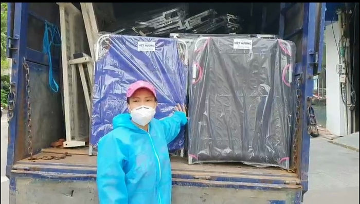 Vừa rồi, nữ nghệ sĩ tặng cho Bệnh viện Thủ Đức 100 giường bệnh.