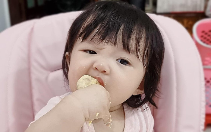 Con gái Đông Nhi - Ông Cao Thắng gia nhập 'tín đồ' mê sầu riêng Ảnh 2