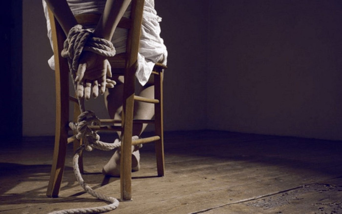 Vợ về nhà thăm bố chồng rồi mất tích, người đàn ông cuống cuồng đi tìm thì phát hiện sự thật khủng khiếp Ảnh 2