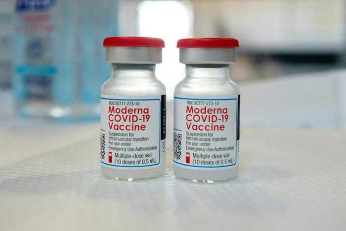 Sau khi tiêm Moderna, đến lịch tiêm mũi 2 nhưng không có vaccine Moderna thì có thể tiêm thay thế bằng vaccine Pfizer. (Ảnh minh hoạ).