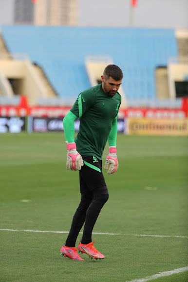 Thủ môn Mathew David Ryan của tuyển Úc hiện đang chơi cho câu lạc bộ tại La Liga Real Sociedad. Người gác đền sinh năm 1992 này cũng sở hữu chiều cao lên tới 1m84.
