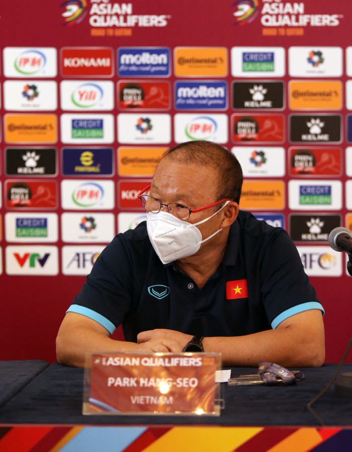HLV Park Hang Seo tôn trọng quyết định của trọng tài.