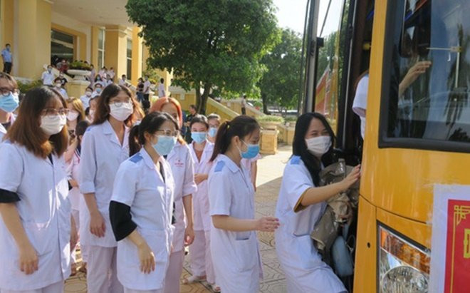 200 cán bộ, sinh viên y tế Hải Phòng lên đường đến Hà Nội hỗ trợ chống dịch Ảnh 2