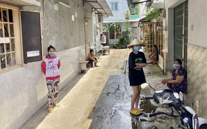 Cán bộ tổ dân phố đi phát gạo nhưng bắt dân ký giấy nhận 1,5 triệu đồng: Phường lên tiếng xin lỗi Ảnh 2