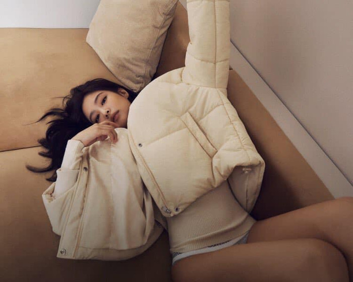 Cô nàng luôn ghi điểm mỗi khi chụp ảnh quảng bá cho CK 