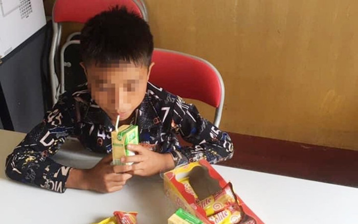 Bé trai đi lạc 3 ngày gần 110km trong rừng được tìm thấy trong tình trạng đói, lả Ảnh 2