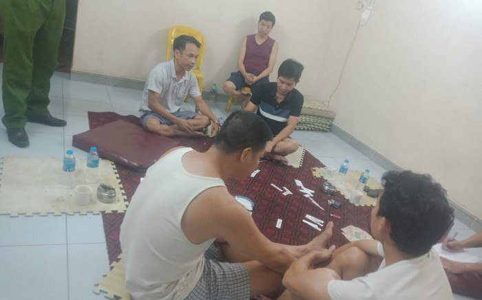 Hà Nội: Bắt giữ 7 đối tượng tụ tập đánh bạc trong thời gian giãn cách xã hội Ảnh 2